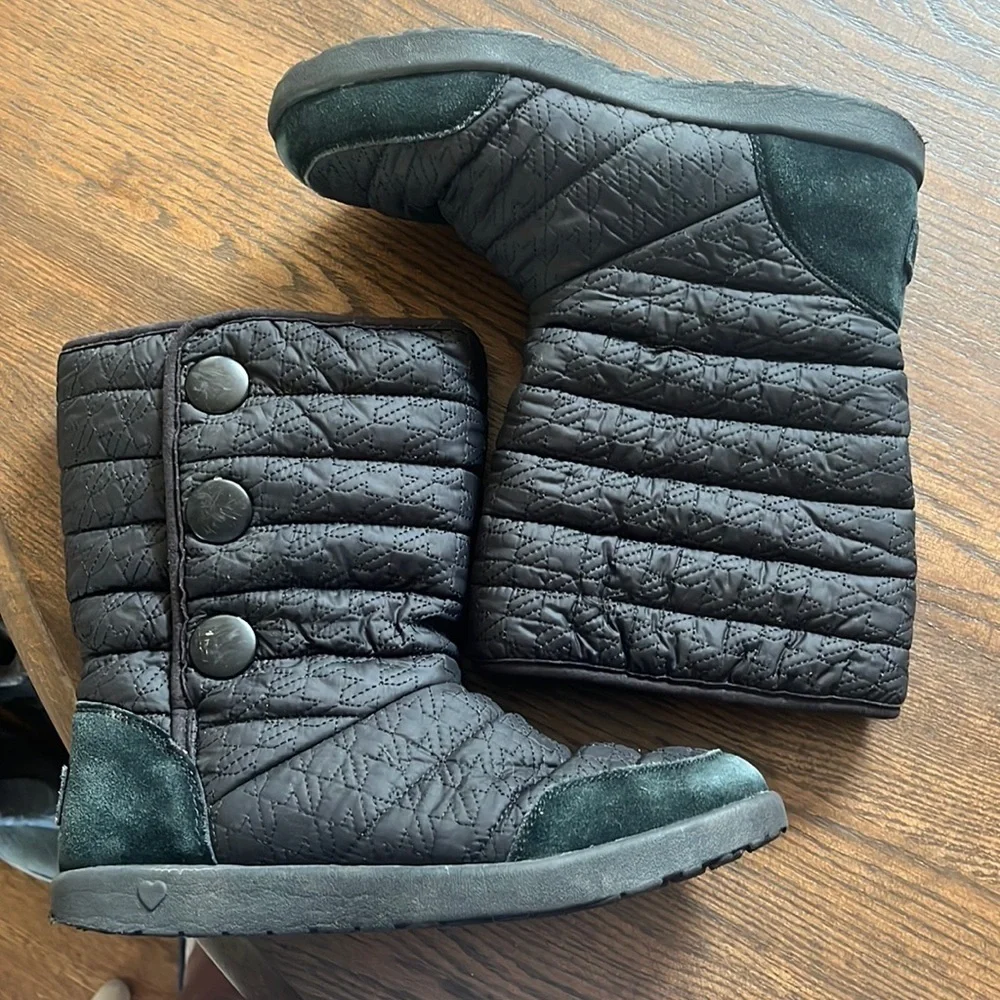 UGG Kids Puffy Quilted Houndstooth Black Girls Boots size 5